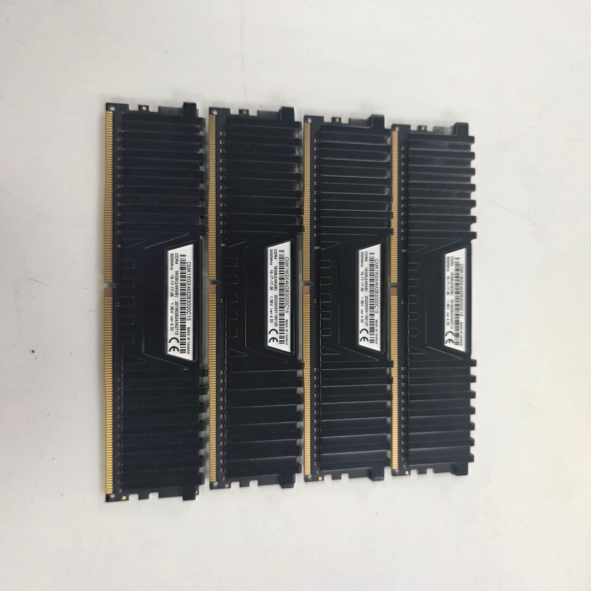 Corsair Vengeance LPX 32GB (4x8GB) RAM DDR4 3000MHz CMK16GX4M2B3000C15