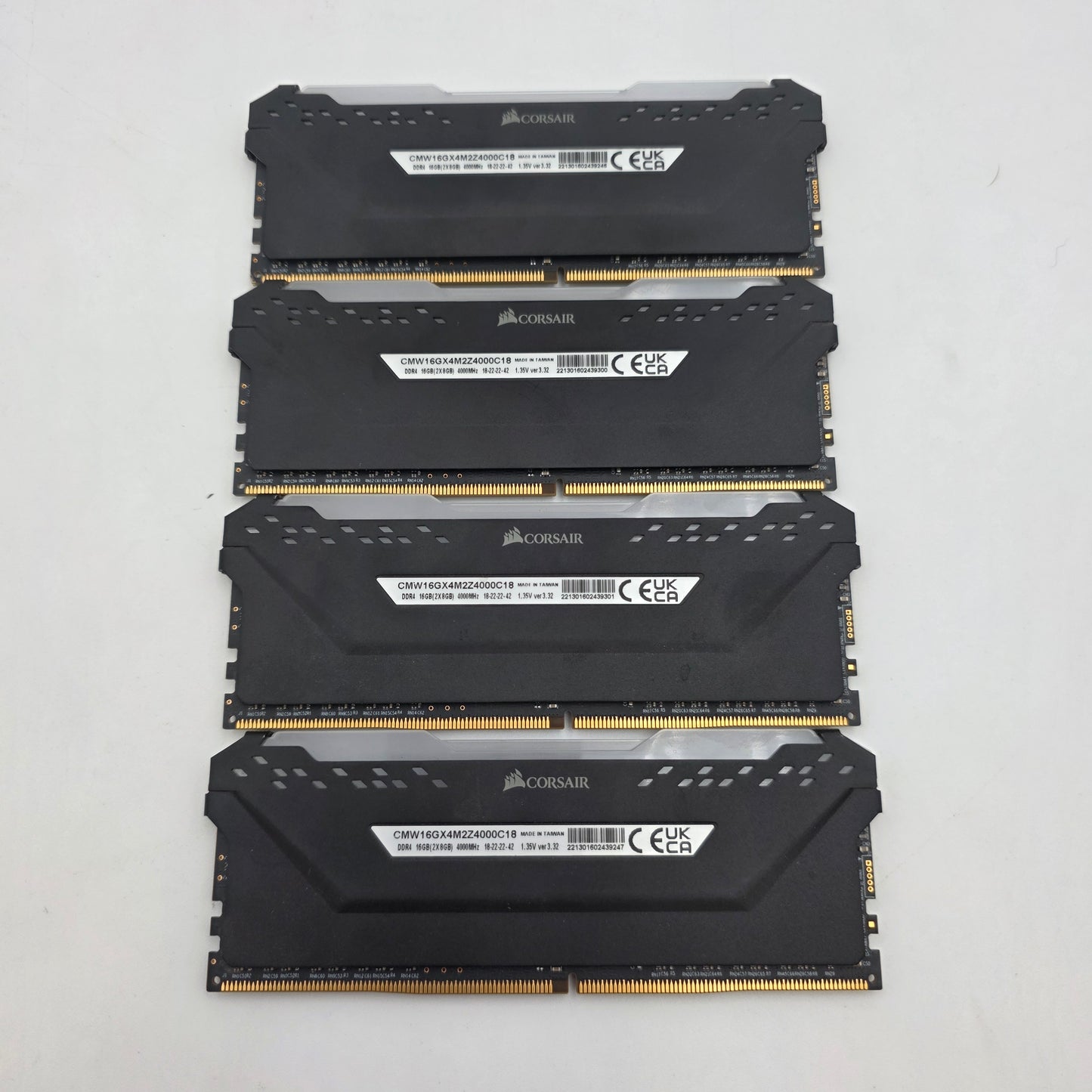 Corsair Vengeance RGB Pro 32GB (4x8GB) RAM DDR4 4000MHz CMW16GX4M2Z400CI8