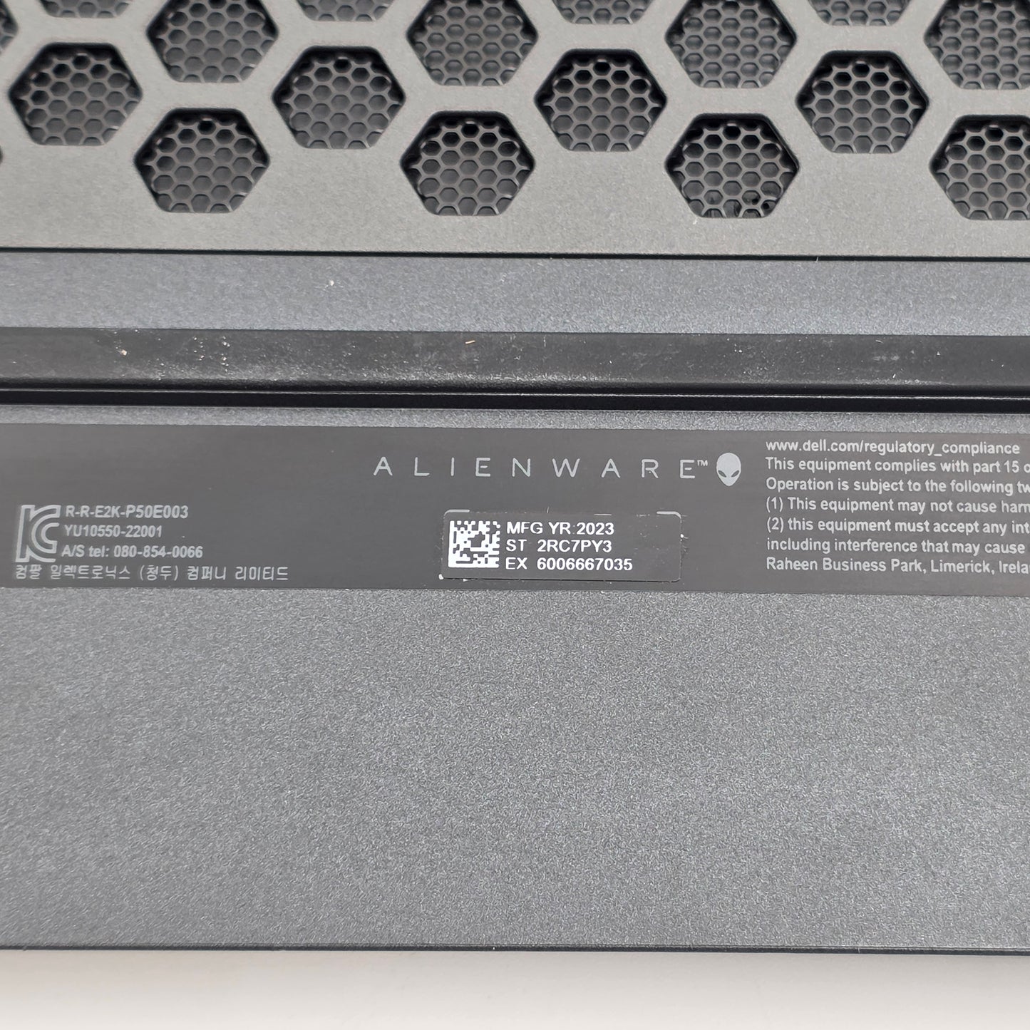 Alienware M17 R5 17.3" Ryzen 9 6900HX 64GB RAM 2TB SSD AMD Radeon RX 6850M XT
