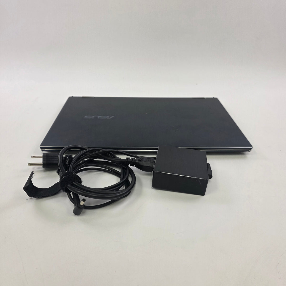 Asus Zenbook Pro 15 Flip Q529Z 15.6" i7-12700H 2.3GHz 16GB RAM 512GB SSD