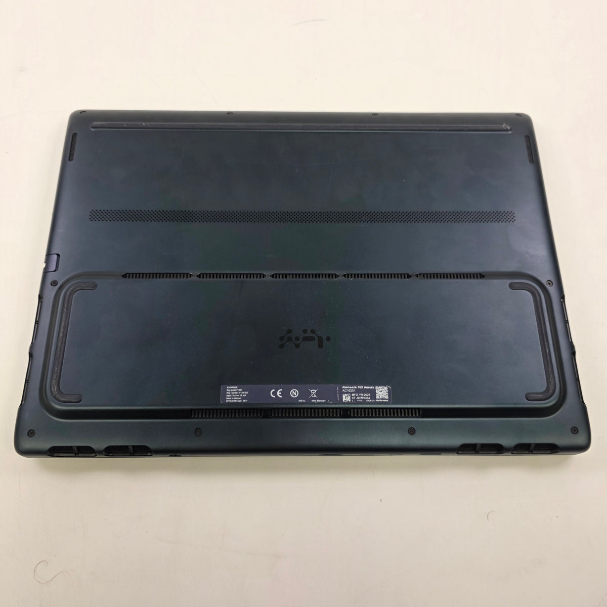 Dell Alienware 16x Aurora AC16251 16" Ultra 9 275hx 32GB RAM 2TB SSD RTX 5070
