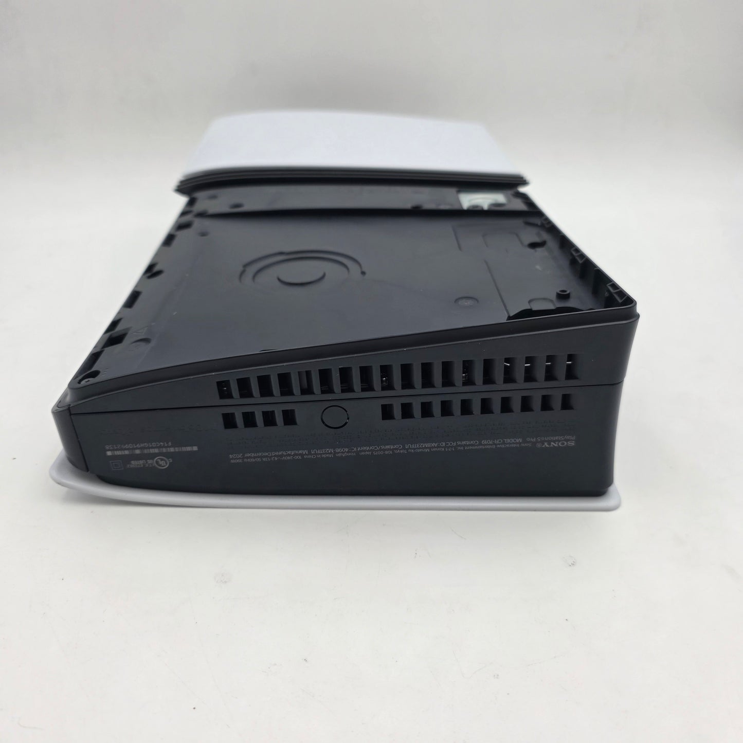 Sony PlayStation 5 Pro Digital PS5 2TB White CFI-7019
Read Notes