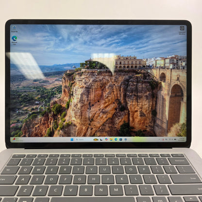 Microsoft Surface Laptop Studio 1 14.4" I7-11370H 16GB RAM 512GB SSD RTX 3050 Ti
