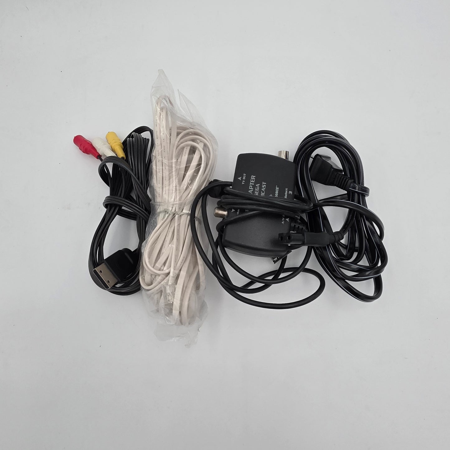 Sega Dreamcast Video Game Console White HKT-3020 2 Extra Controllers Keyboard