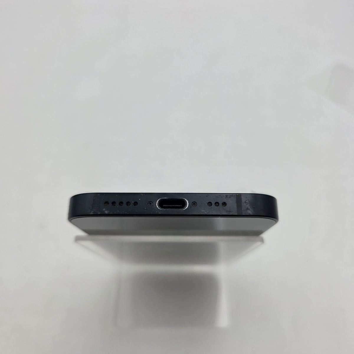 Unlocked Apple iPhone 16e 128GB 26.4.2 Black MD0D4LL/A
