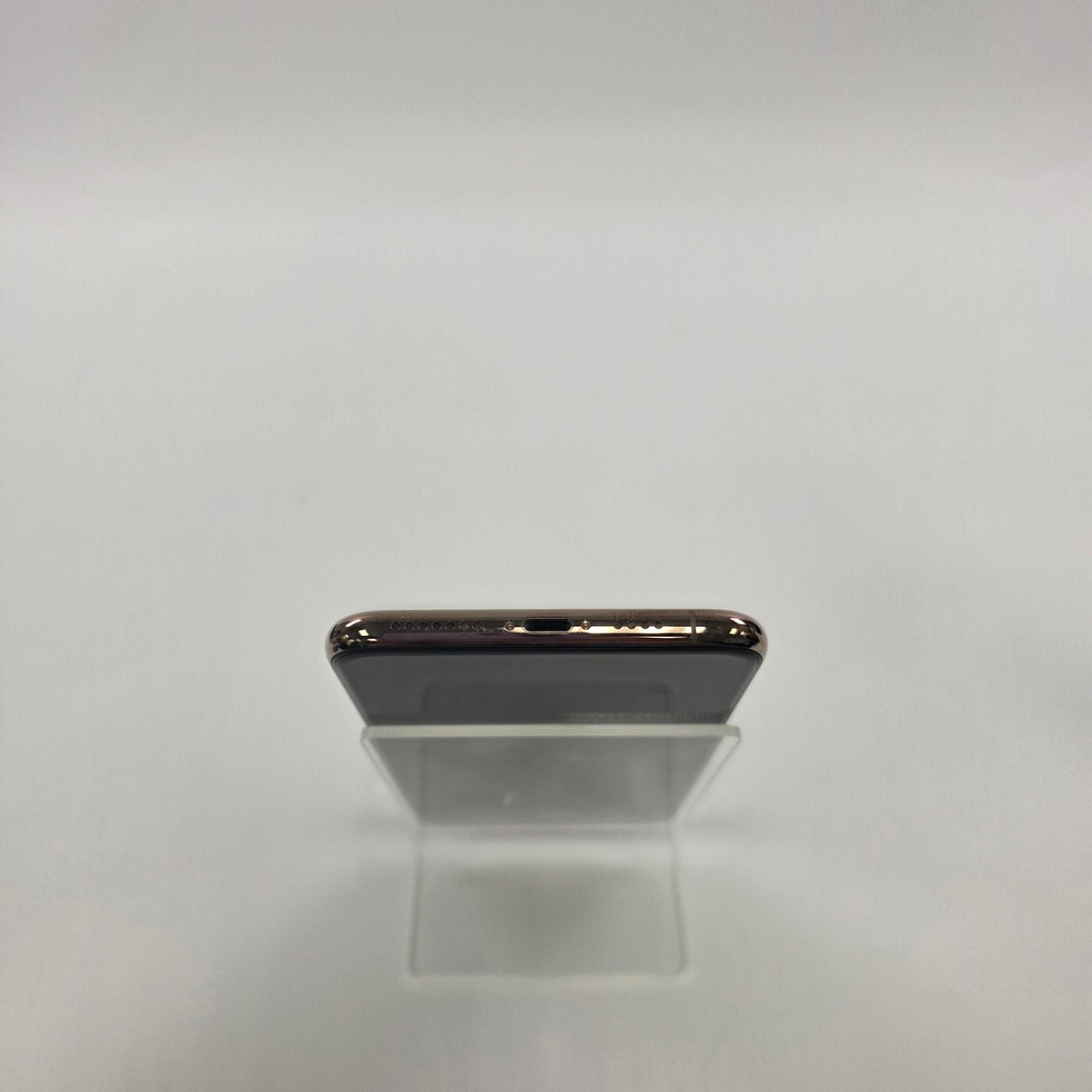 Broken Unlocked Apple iPhone 11 Pro Max 256GB 26.6.2 Gold MWH62LL/A Bad Battery