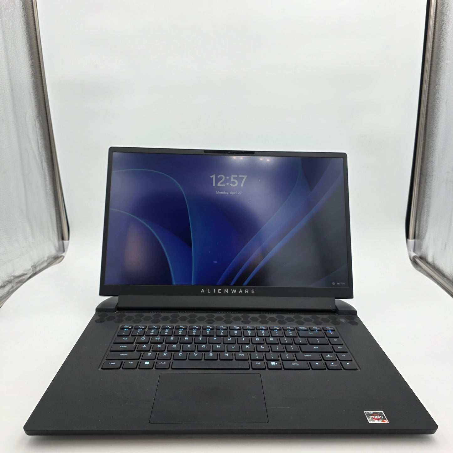 Alienware M17 R5 17.3" Ryzen 9 6900HX 64GB RAM 2TB SSD AMD Radeon RX 6850M XT