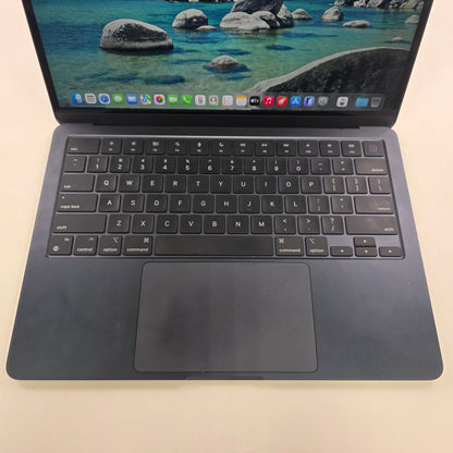 2022 Apple MacBook Air 13.6" M2 8C GPU 3.5GHz 8GB RAM 256GB SSD MLY33LL/A