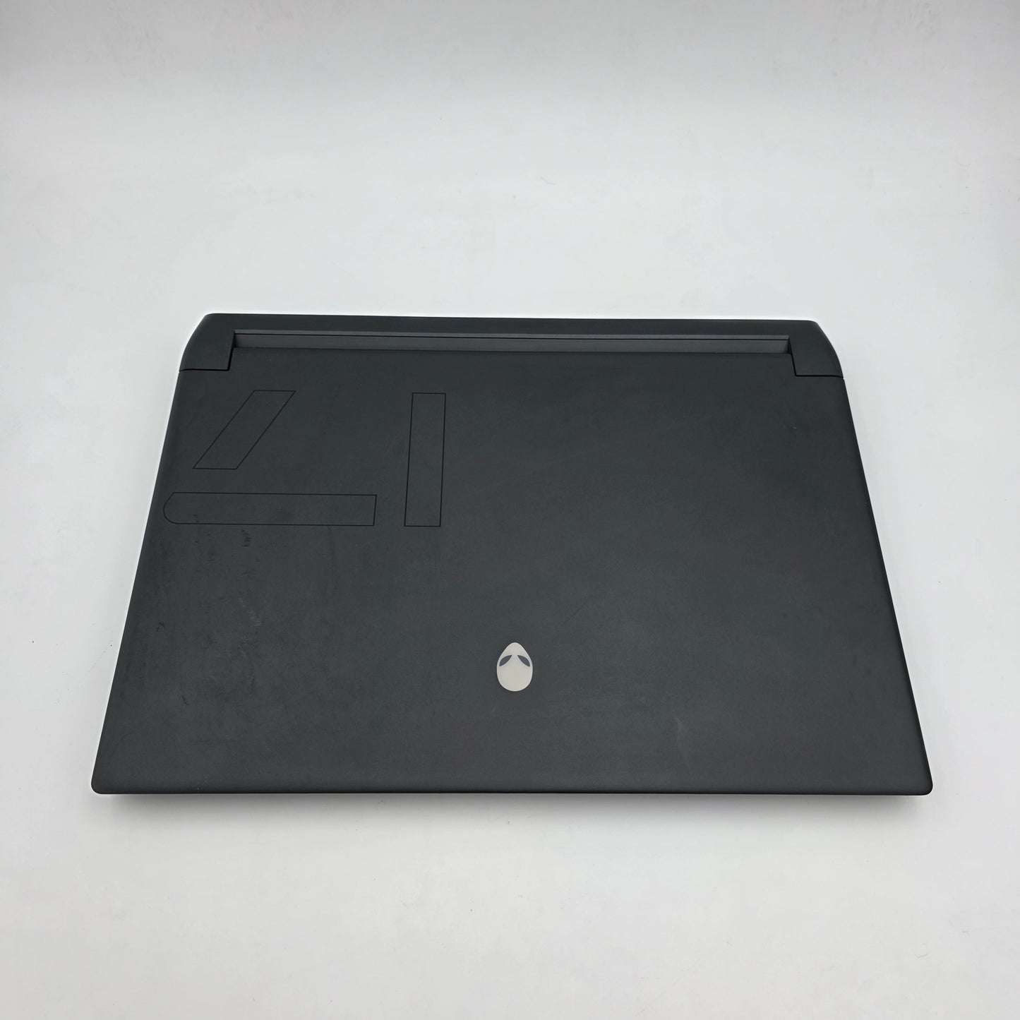 Alienware M17 R5 17.3" Ryzen 9 6900HX 64GB RAM 2TB SSD AMD Radeon RX 6850M XT