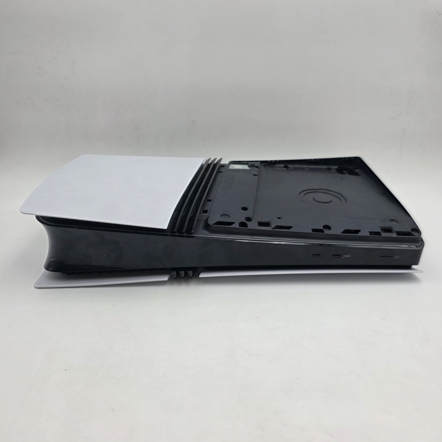 Sony PlayStation 5 Pro Digital PS5 2TB White CFI-7019
Read Notes