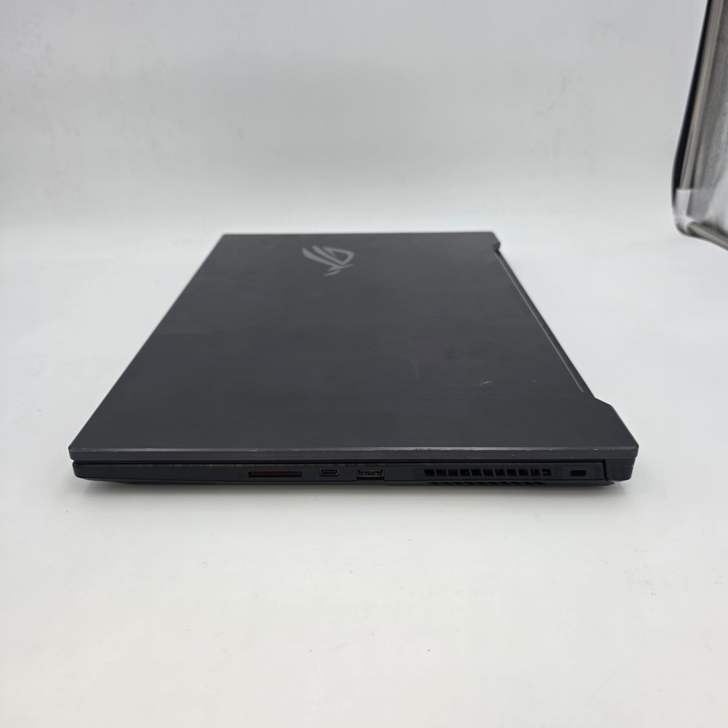 Asus ROG Strix Scar ii 17.3" Core i7-8750H 16GB RAM 1TB HDD 256GB SSD GTX 1060
