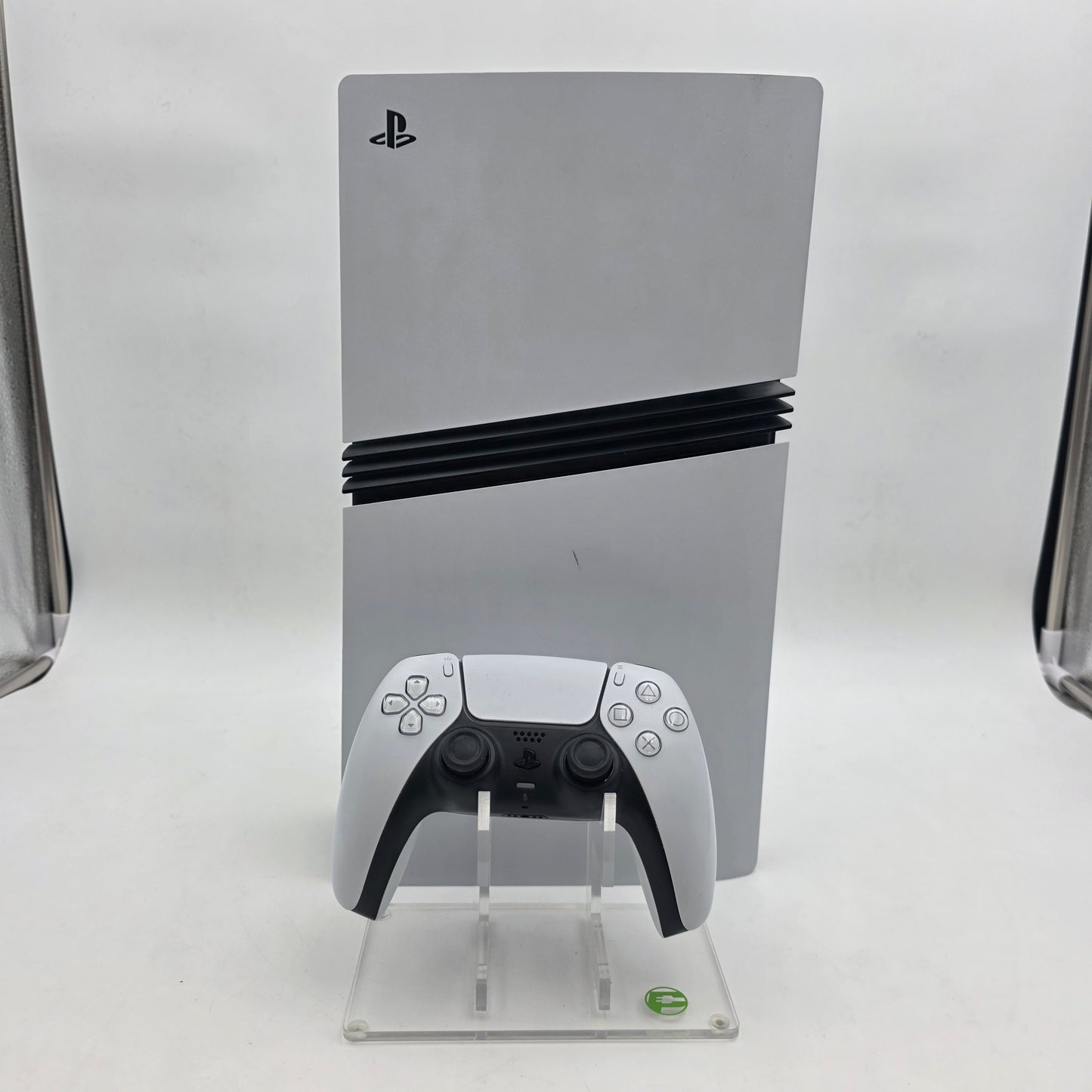 Sony PlayStation 5 Pro Digital PS5 2TB White CFI-7019
Read Notes