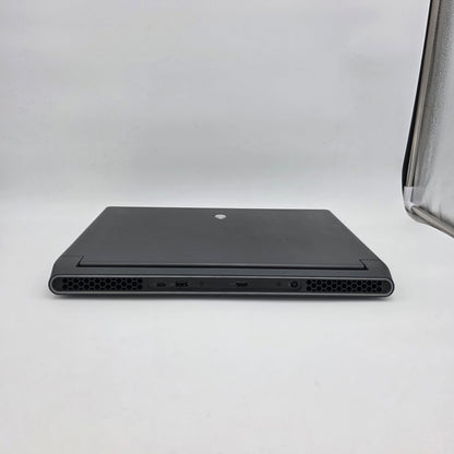Alienware M17 R5 17.3" Ryzen 9 6900HX 64GB RAM 2TB SSD AMD Radeon RX 6850M XT
