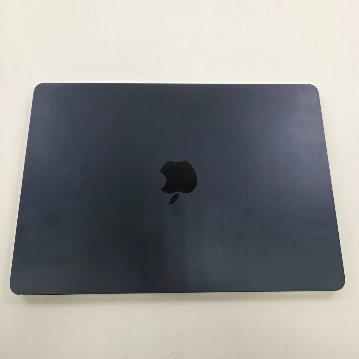 2022 Apple MacBook Air 13.6" M2 8C GPU 3.5GHz 8GB RAM 256GB SSD MLY33LL/A