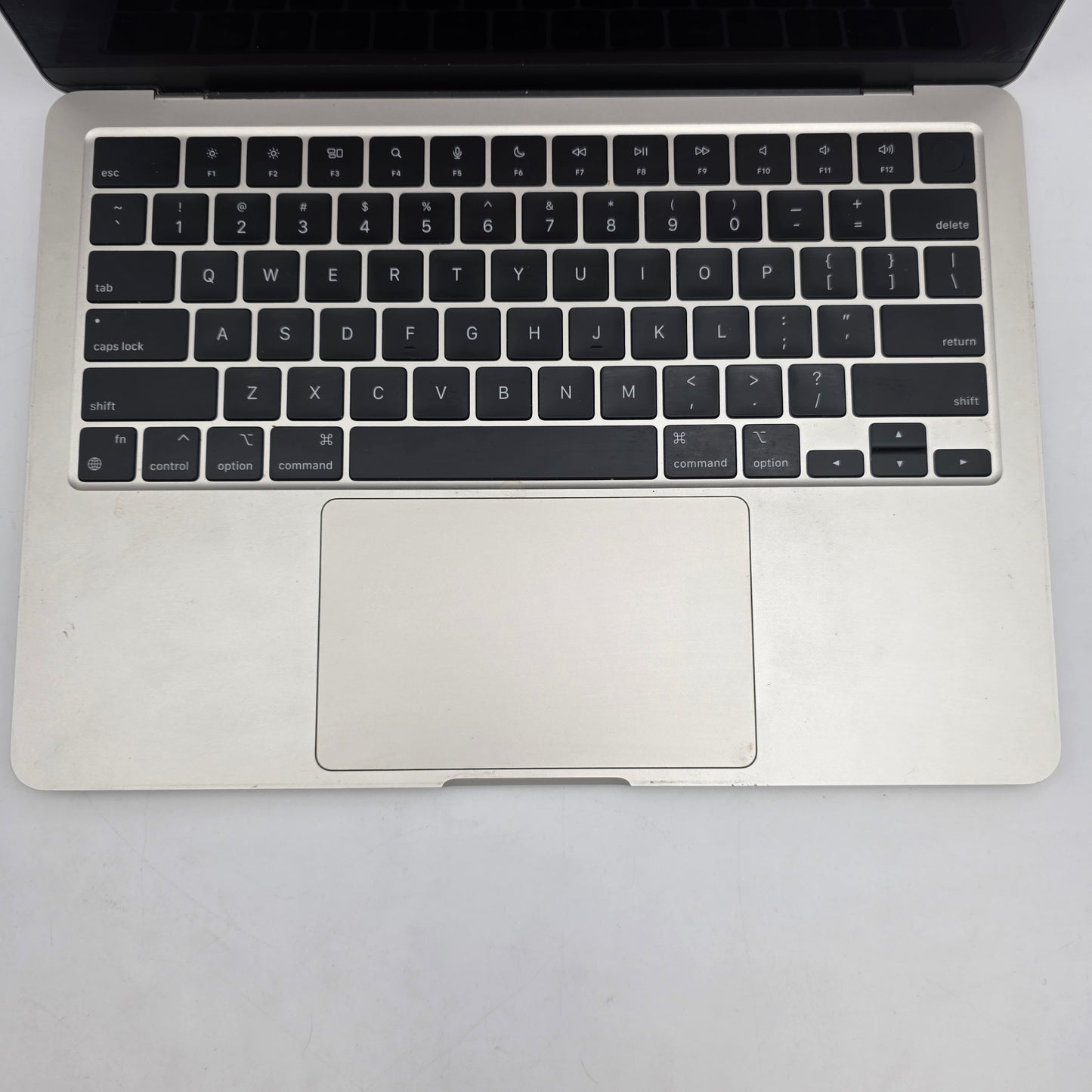 2022 Apple MacBook Air 13.6" M2 8C GPU 3.5GHz 8GB RAM 256GB SSD MLY13LL/A