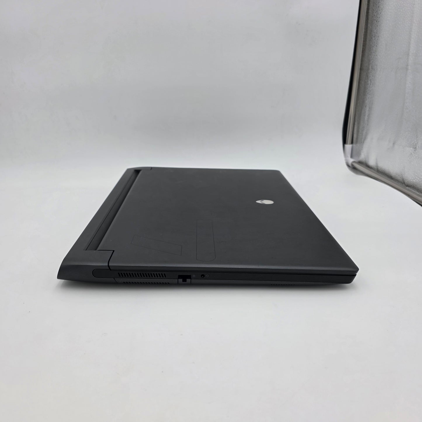 Alienware M17 R5 17.3" Ryzen 9 6900HX 64GB RAM 2TB SSD AMD Radeon RX 6850M XT