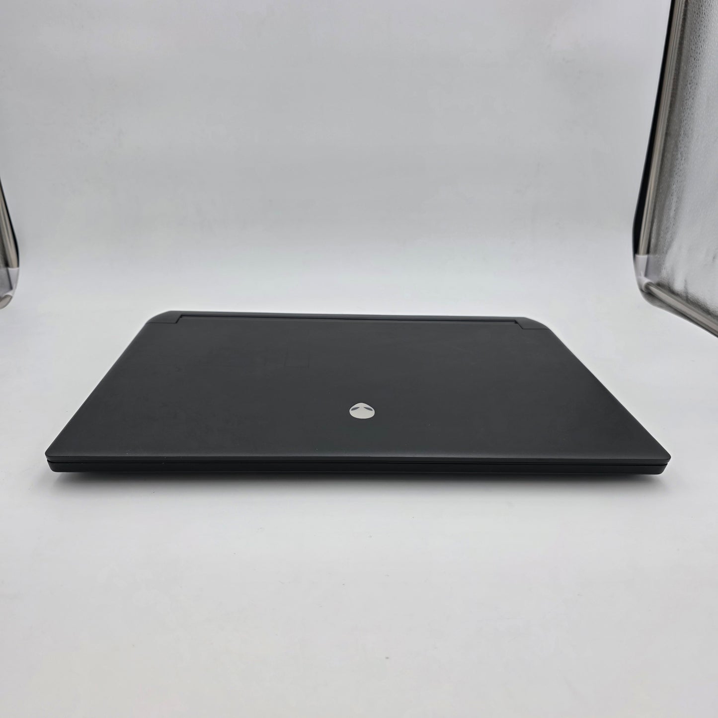 Alienware M17 R5 17.3" Ryzen 9 6900HX 64GB RAM 2TB SSD AMD Radeon RX 6850M XT