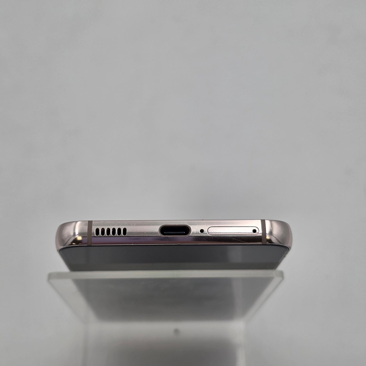 Factory Unlocked Samsung Galaxy S22 8GB RAM 128GB SM-S901U Coralred