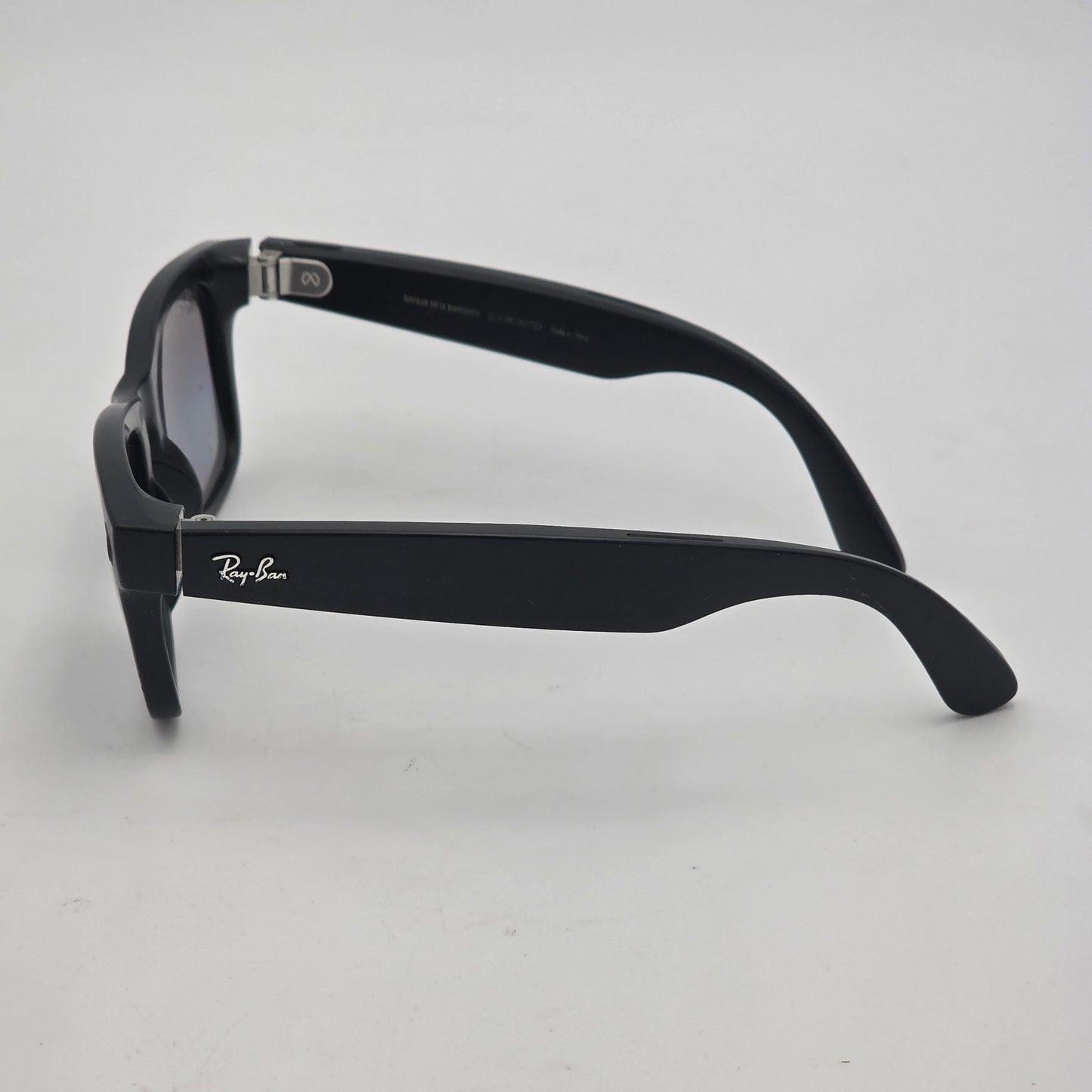 Ray-Ban Meta Wayfarer Gen 1 Matte Black Polarized RW4006 601ST3 AI Smart Glasses