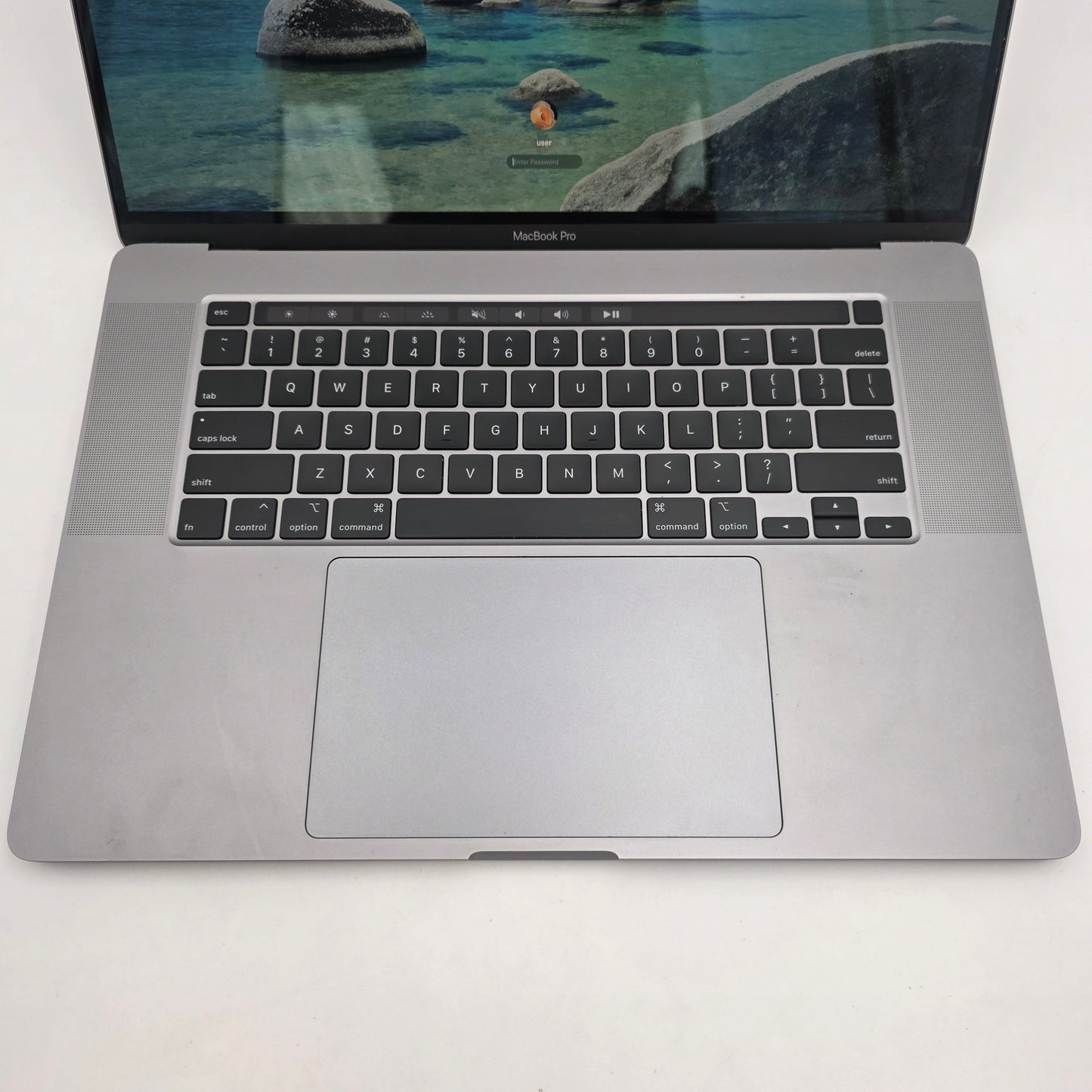 2019 Apple MacBook Pro 16" i9 2.3GHz 16GB RAM 1TB SSD Silver A2141