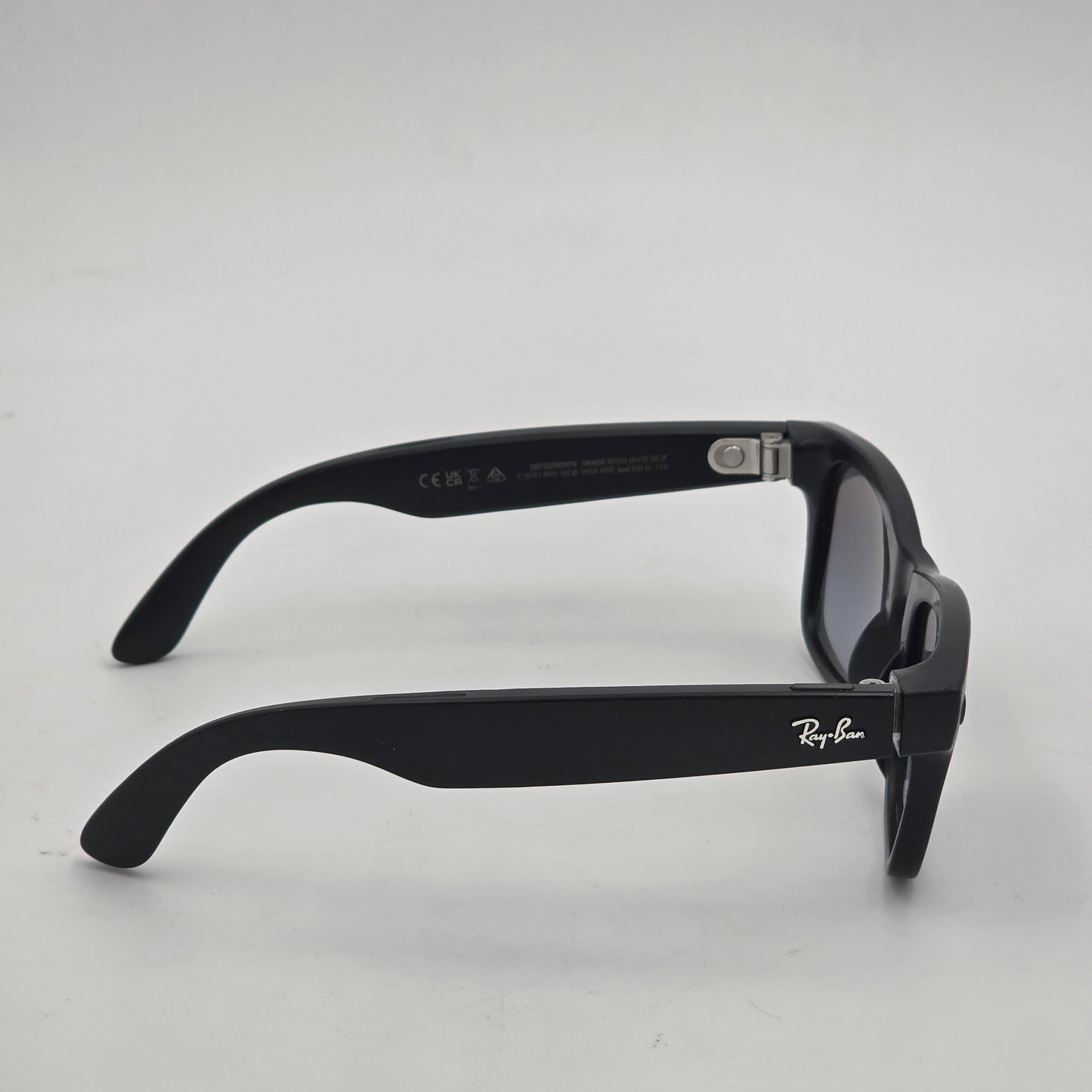 Ray-Ban Meta Wayfarer Gen 1 Matte Black Polarized RW4006 601ST3 AI Smart Glasses